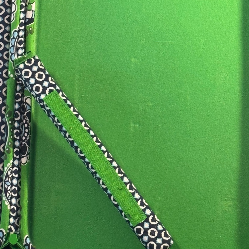 Vera Bradley Laptop Bag Cupcake Green Retired Cottagecore Polka Dots Mandela - Picture 13 of 16
